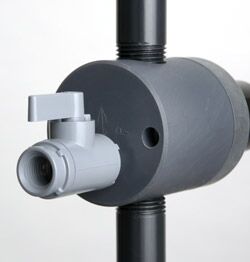 Tool-Free Quick Disconnect Fitting